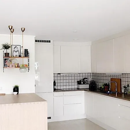 Lägenhet Townhouse In Quiet And Area With Free Parking *