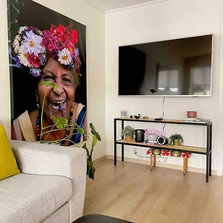 Townhouse In Quiet And Area With Free Parking Lägenhet *