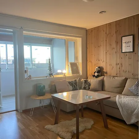 Townhouse In Quiet And Area With Free Parking Apartment *